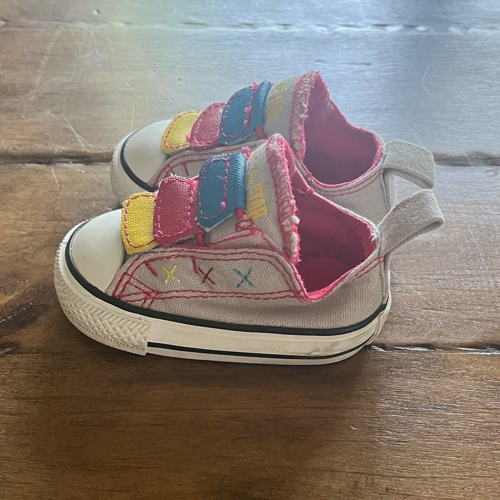 Converse flip up baby sneakers gray with pink multicolor size 2